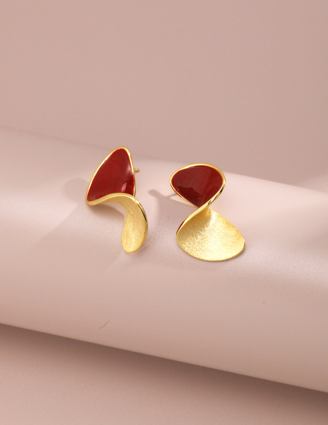 Red enameled Passion earrings