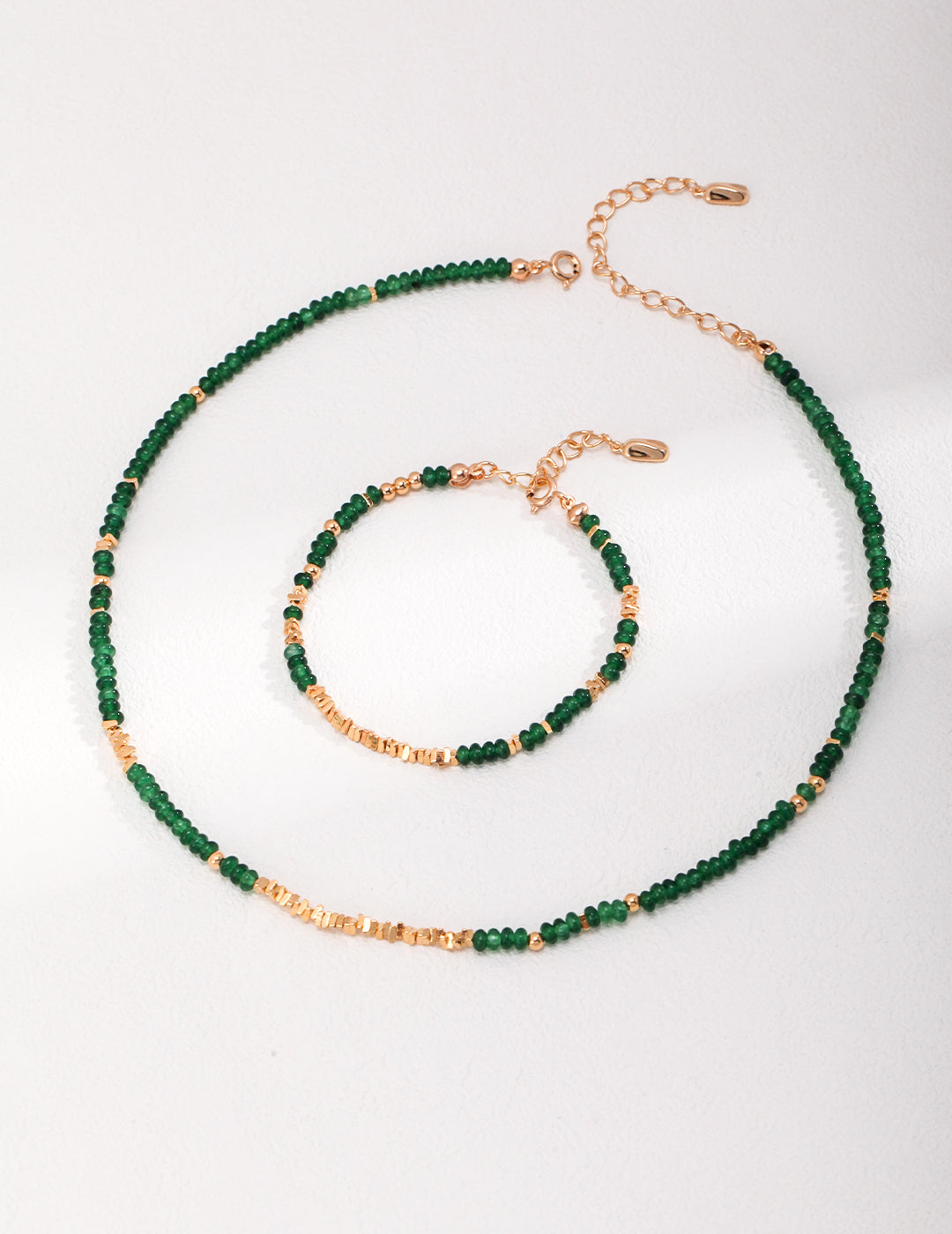 Collana con moneta di smeraldo