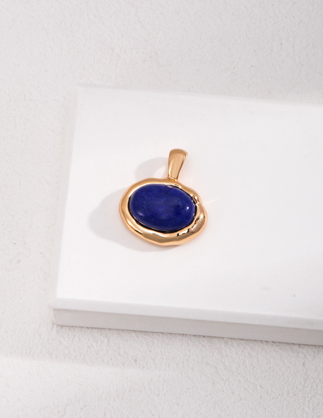 Ciondolo con bottone in lapislazzuli