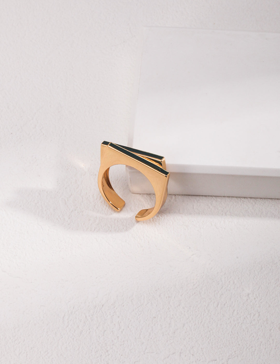 Claire Ring