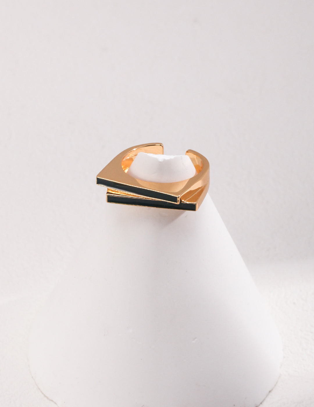 Claire Ring