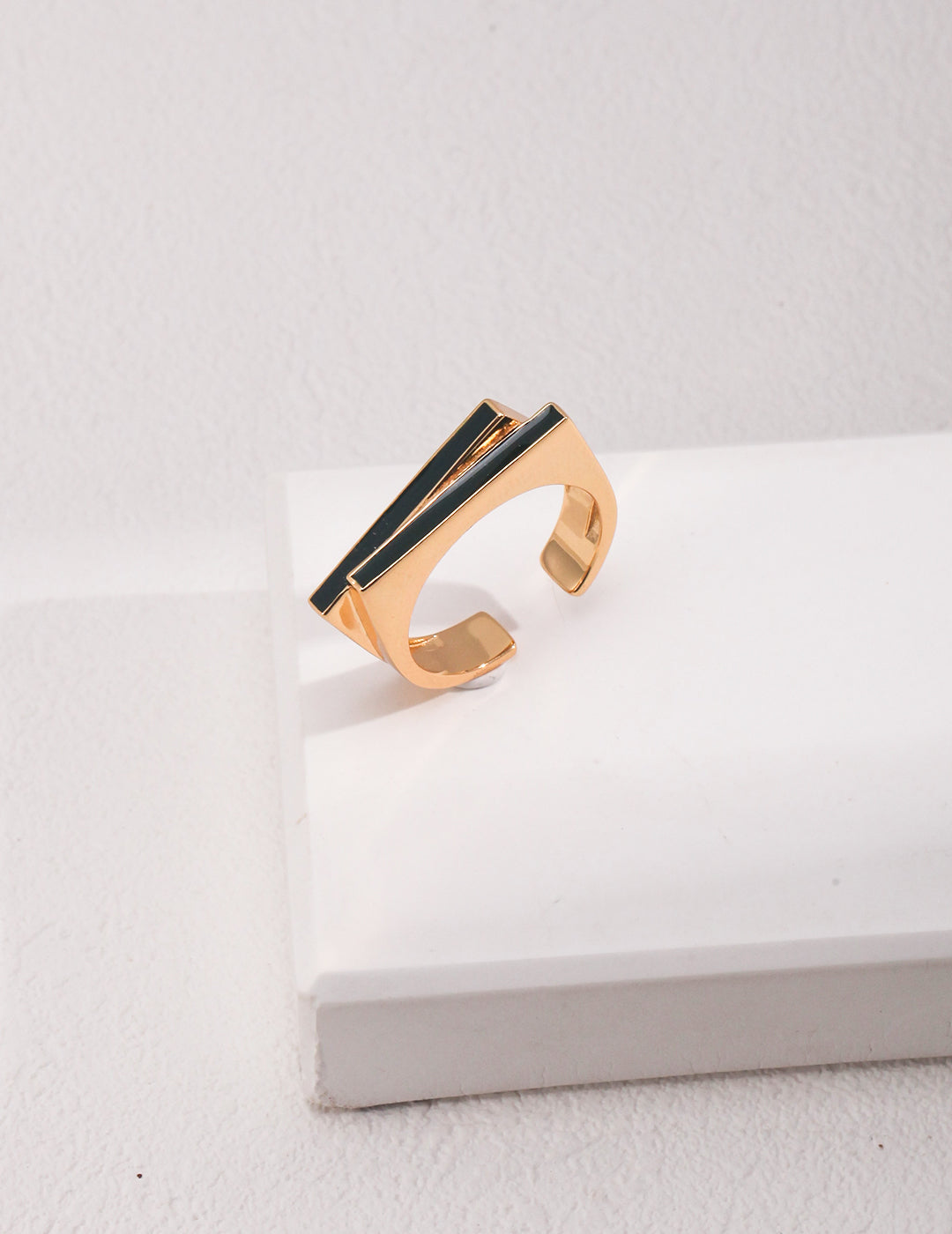 Claire Ring