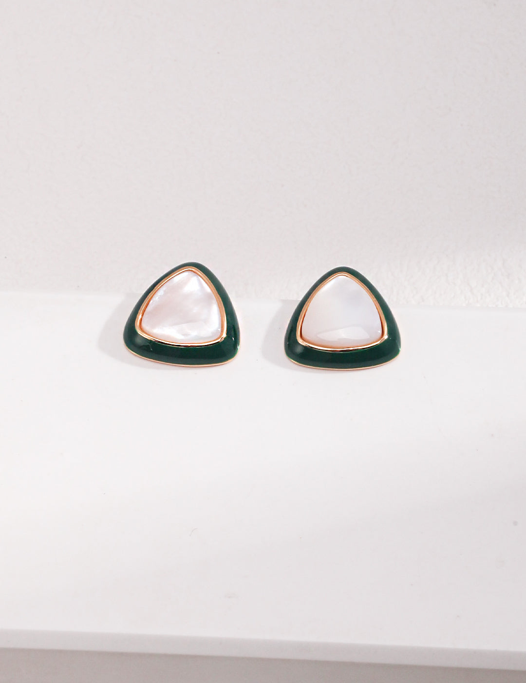 Boucles d'oreilles Triangle Nacre