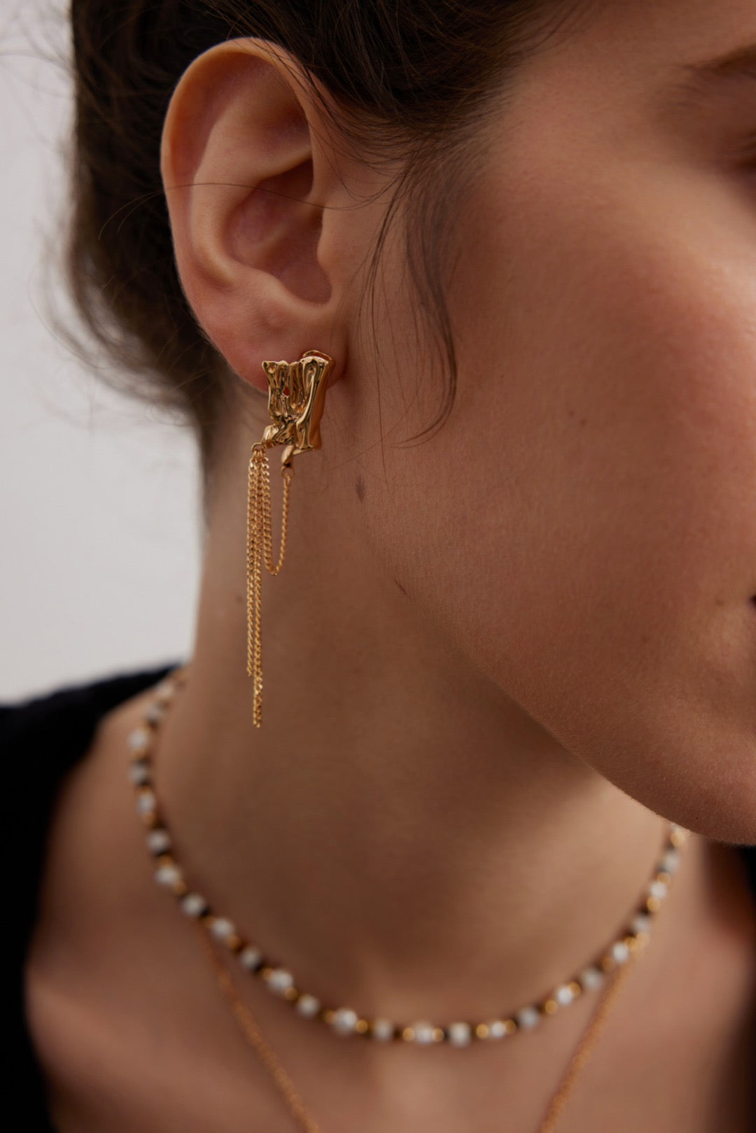 Fringed crumpled leaves earrings 