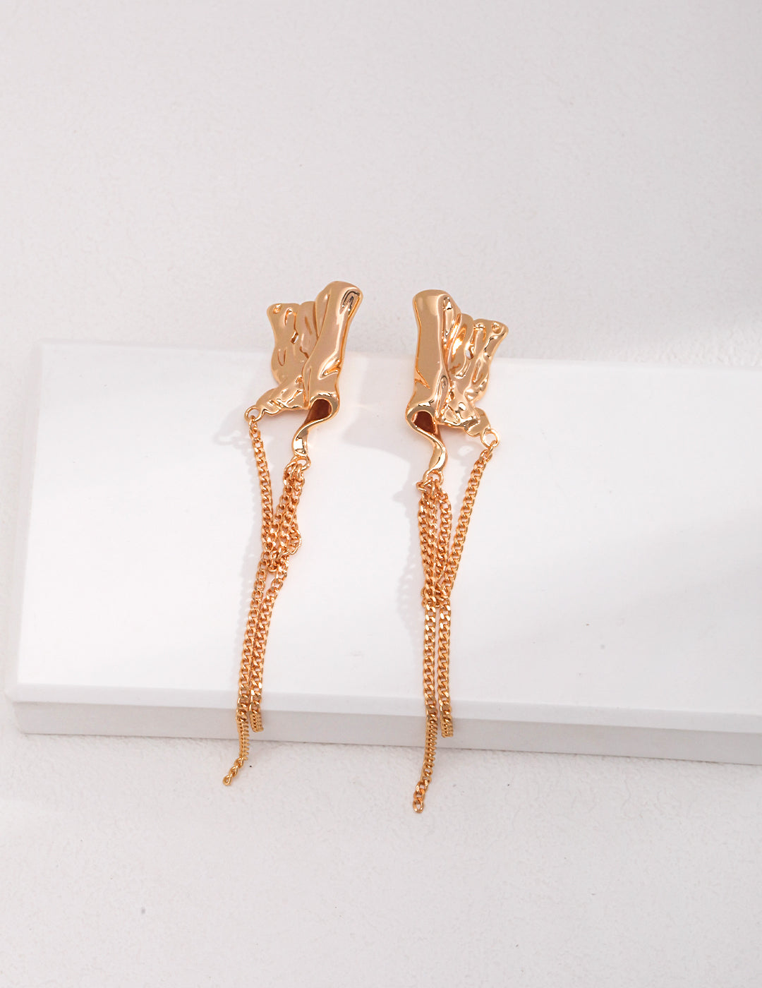 Fringed crumpled leaves earrings 